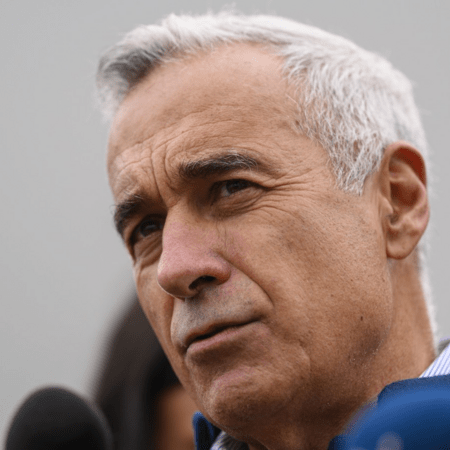Καλίν Γκεοργκέσκου: Ένας «φιλορωσικός πονοκέφαλος» απειλεί να ανατρέψει το πολιτικό σκηνικό της Ρουμανίας
