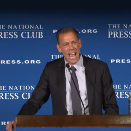 Άγρια κόντρα μεταξύ του διευθυντή του Axios και του Μασκ για το «ποιος είναι τα ΜΜΕ»