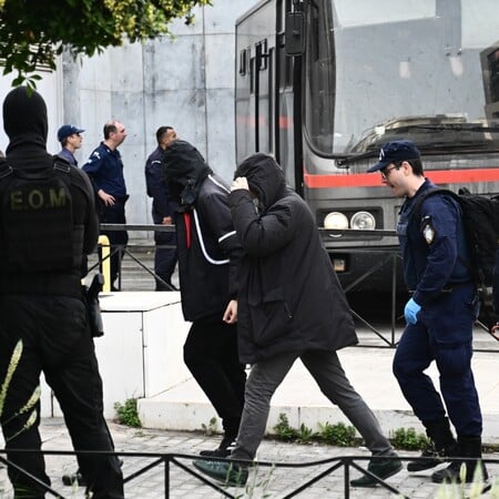 Δίκη 12χρονης στον Κολωνό: Ποινές έως και 12 έτη στους 11 ενόχους - Τέσσερις στη φυλακή