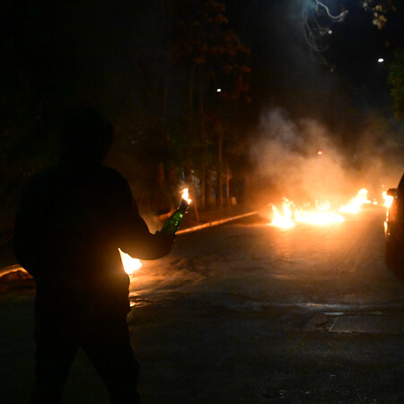 Επέτειος δολοφονίας Γρηγορόπουλου: Επεισόδια και προσαγωγές στα Εξάρχεια