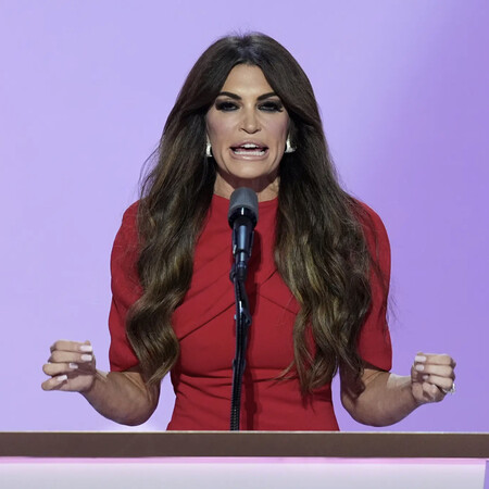 Κίμπερλι Γκίλφοϊλ: Η νέα πρέσβειρα των ΗΠΑ έφυγε από το Fox λόγω nude pics