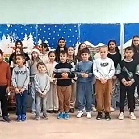 Τα κάλαντα στη νοηματική γλώσσα από τους μαθητές το Θρυλόριου Ροδόπης