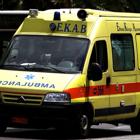 Άνω Λιόσια: Παιδί πάτησε γυμνά καλώδια - Το προστάτευσαν οι μεγάλες σόλες των παπουτσιών του