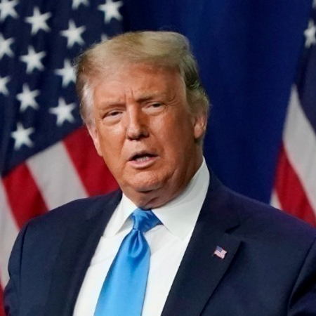 Ο Τραμπ απαιτεί η Βρετανία να «ανοίξει» τη Βόρεια Θάλασσα, να «ξεφορτωθεί» τις ανεμογεννήτριες