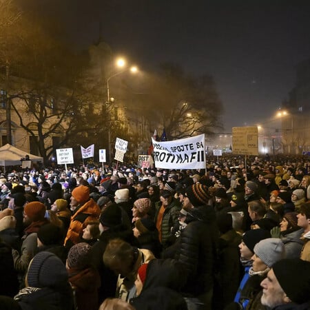 Σλοβακία: Υποστηρικτές της Ουκρανίας διαδηλώνουν κατά του Φίτσο