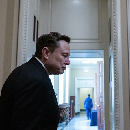 Spiegel: Το παρασκήνιο της δημοσίευσης του άρθρου του Μασκ για το AfD στην Welt