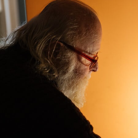 «Θα πατήσεις σε λουλούδια, θα πατήσεις και σε σκατά για να βρεις διεξόδους»