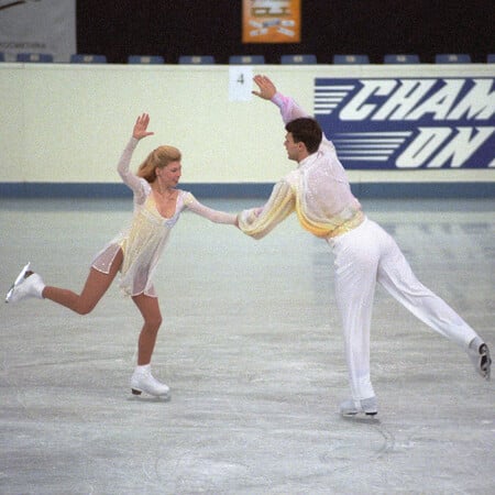 Σύγκρουση αεροσκάφους με ελικόπτερο: Νεκροί Ρώσοι παγκόσμιοι πρωταθλητές του καλλιτεχνικού πατινάζ