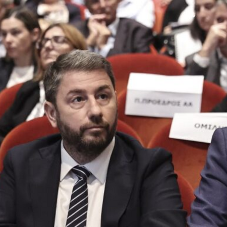 Διεργασίες στην αντοπολίτευση για πρόταση μομφής – Επικοινωνία Φάμελλου με Ανδρουλάκη