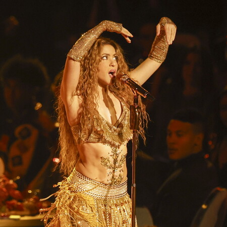 Η Shakira αφιέρωσε το Grammy που κέρδισε στους «μετανάστες αδελφούς και αδελφές της»