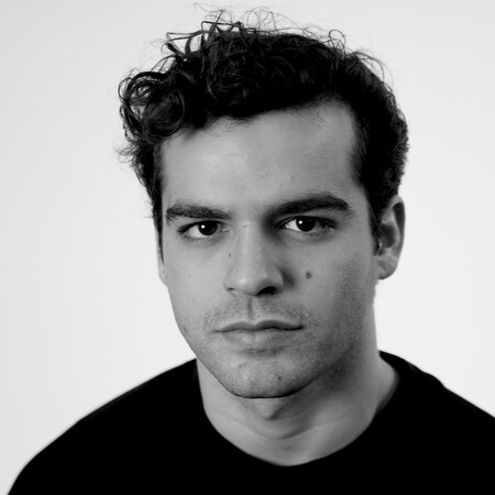 O Γιάννης Τσουμαράκης διαβάζει το Υστερόγραφο του Γιώργου Στογιαννίδη