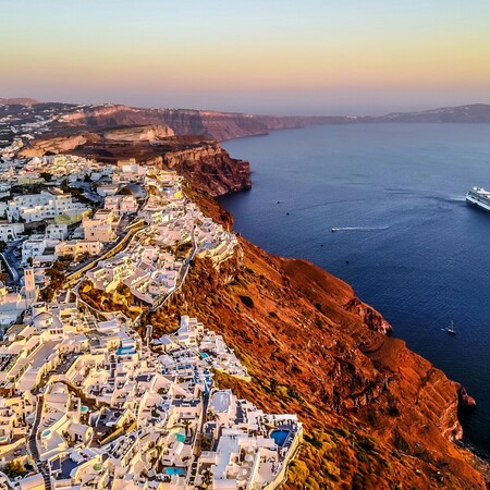 Σαντορίνη: Χαρτογραφούν τα ρήγματα - Τι περιλαμβάνουν οι έρευνες του ωκεανογραφικού σκάφος του ΕΛΚΕΘΕ