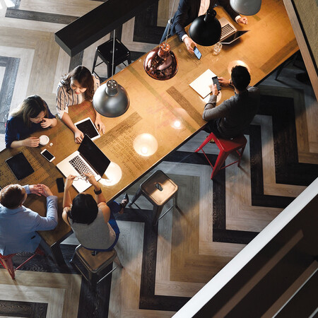Millennials και Gen Zers αναζητούν το ιδανικό workplace το 2025