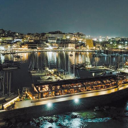 Ιστιοπλοϊκός: Μια εμπειρία δίπλα στο κύμα που αλλάζει την έννοια της απόλαυσης