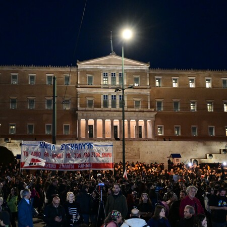 Τέμπη: Σε εξέλιξη αυτή την ώρα το συλλαλητήριο στο Σύνταγμα