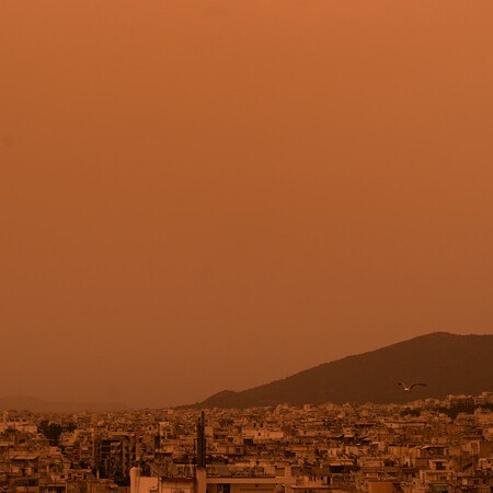 Καιρός: Aφρικανική σκόνη, ισχυροί νοτιάδες και υψηλές θερμοκρασίες - Πού θα σημειωθούν λασποβροχές