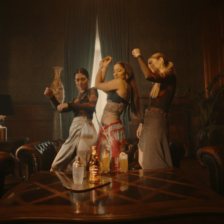 Chivas Regal X Marina Satti: Αυθεντικότητα, έμπνευση, συνεργασία