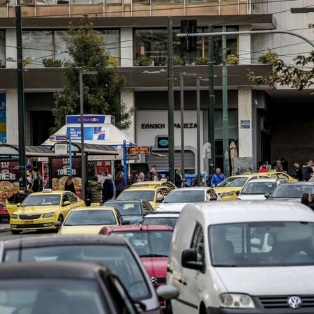 Κίνηση στους δρόμους: Στο «κόκκινο» ο Κηφισός, η Κηφισίας και το κέντρο της Αθήνας