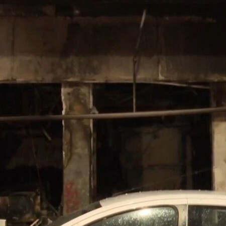 Φωτιά τα ξημερώματα σε κατάστημα στο κέντρο της Αθήνας - Καταστράφηκε ολοσχερώς