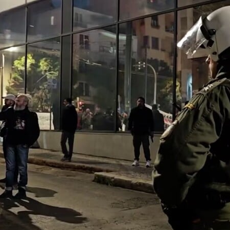 Συγκέντρωση διαμαρτυρίας έξω από τα γραφεία της Hellenic Train