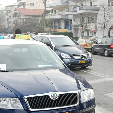 Αεροδρόμιο «Μακεδονία»: Οδηγός ταξί συνελήφθη γιατί έκλεψε τσάντα 
