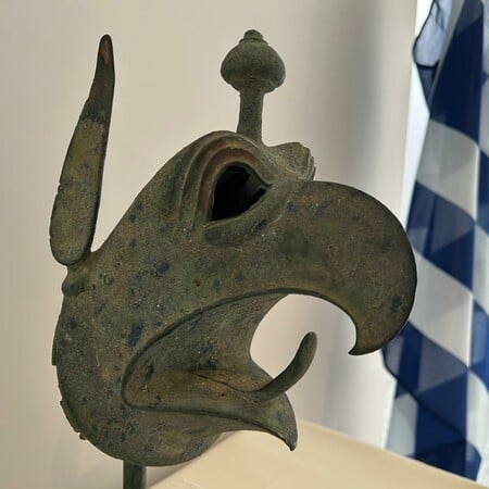 Παραδίδεται στην Αρχαία Ολυμπία η κεφαλή του γρύπα που επαναπατρίστηκε από τη Νέα Υόρκη