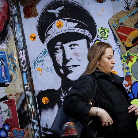 Το Brick Lane του Λονδίνου ως καμβάς πολιτικής σάτιρας