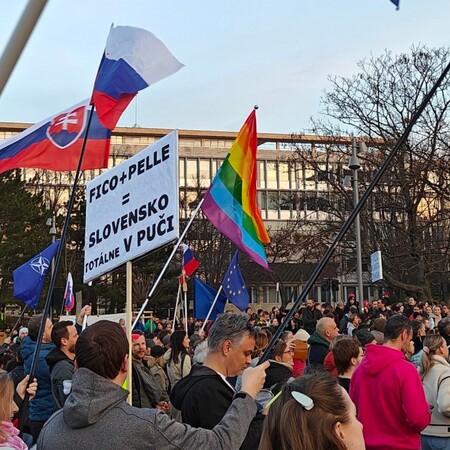 Σλοβακία: Νέες διαδηλώσεις κατά Φίτσο - Ζητούν να παραιτηθεί