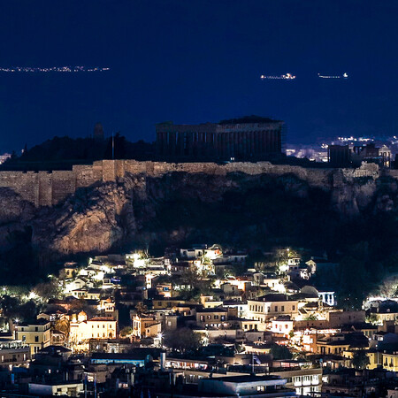 Ωρα της Γης: Έσβησαν τα φώτα στα μνημεία του πλανήτη