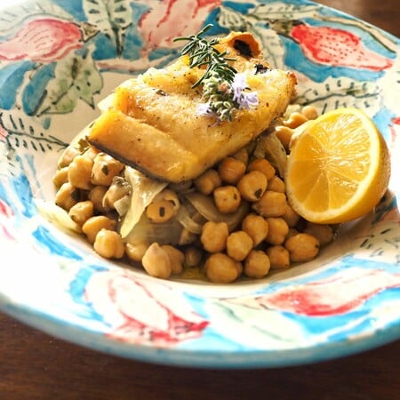 Από Άγιο Όρος στην Κρήτη: Πώς μαγειρεύει η Ελλάδα τον μπακαλιάρο