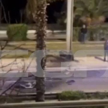 Τροχαίο στην Ποσειδώνος: Άμορφη μάζα σιδερικών το ΙΧ - Χειρουργήθηκε η 20χρονη