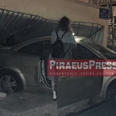 Πειραιάς: Οδηγός προσπάθησε να ξεπαρκάρει και κατέληξε σε τζαμαρία καταστήματος