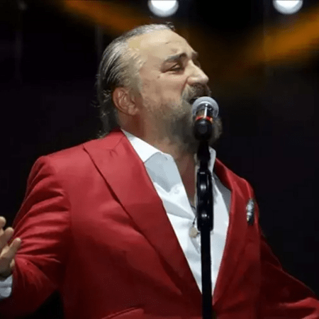 Τουρκία: Ο γνωστός τραγουδιστής Volkan Konak πέθανε στη σκηνή – Η ανάρτηση Ιμάμογλου