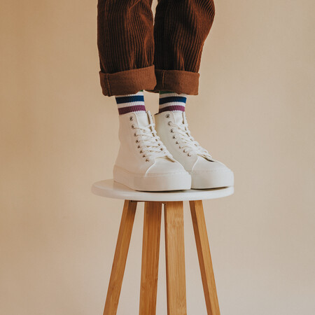 ΕΠΕΞ Φθαρμένα vs καθαρά sneakers: Το πιο φιλικό ματς στην ιστορία της μόδας