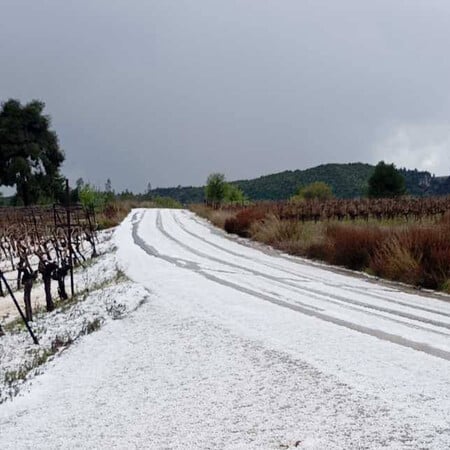 Κακοκαιρία: Πρωτοφανείς ισχυρή χαλαζόπτωση σε δεκάδες περιοχές της Κορίνθου