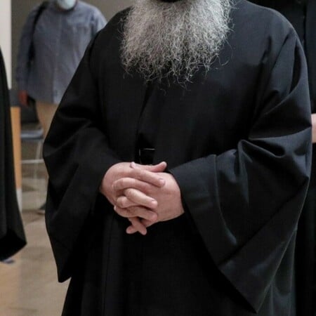 Ιερέας καταδικάστηκε για βιασμό ανήλικης σε χωριό της Άρτας- Την κακοποίησε και μέσα σε εκκλησία