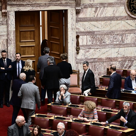 Βουλή: Ένταση για το πόρισμα της προανακριτικής Τριαντόπουλου - Αποχώρησε ο ΣΥΡΙΖΑ από τη διαδικασία