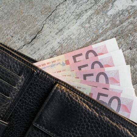 Αναλυτικός οδηγός πληρωμών: Πότε καταβάλλονται δώρο Πάσχα, μισθοί, συντάξεις και επιδόματα