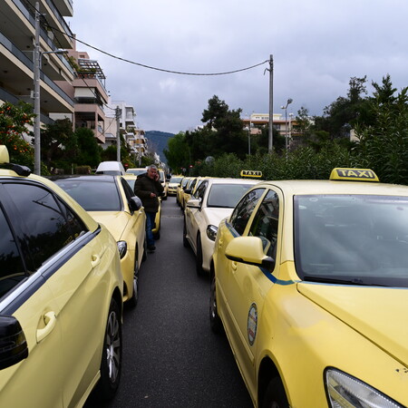 Απεργούν οι οδηγοί ταξί αύριο Μεγάλη Τρίτη