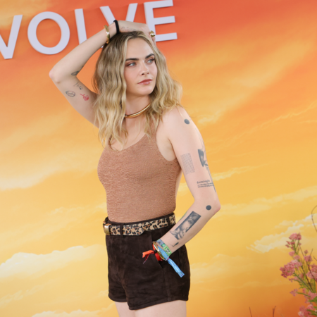 Η σπάνια εμφάνιση της Κάρα Ντελεβίν στο Coachella μετά την απεξάρτηση 