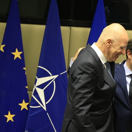 Ενισχύεται η συνεργασία Ελλάδας -Γαλλίας: Δένδιας και Λεκορνού υπέγραψαν σύμβαση για 16 πυραύλους Exocet