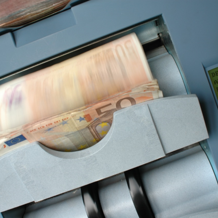 Πάσχα 2025: Ποιες ημέρες θα παραμείνουν κλειστές οι τράπεζες