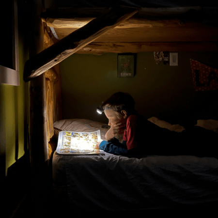 «Καμπανάκι» ερευνητών για παιδικά στρώματα: «Περιέχουν χημικές ουσίες που μπορούν να βλάψουν τον εγκέφαλο »