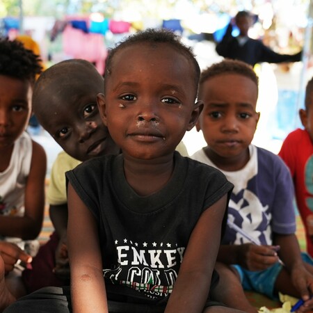 UNICEF: Δυο χρόνια πολέμου στο Σουδάν έχουν καταστρέψει τη ζωή εκατομμυρίων παιδιών