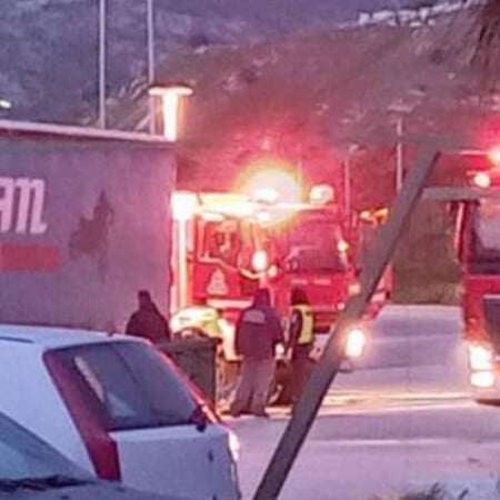 Καβάλα: Σοβαρό τροχαίο μετά από σύγκρουση ΙΧ με νταλίκα - Στη ΜΕΘ ένας 22χρονος