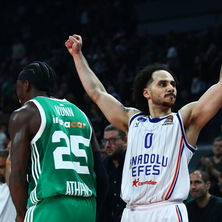 Euroleague- Play off: Ο Παναθηναϊκός «λύγισε» στο φινάλε – Η Εφές ισοφάρισε τη σειρά στο ΟΑΚΑ