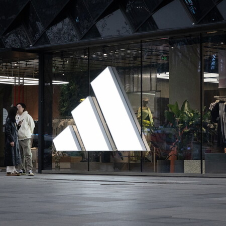 Η Adidas αυξάνει τις τιμές όλων των προϊόντων της στις ΗΠΑ λόγω δασμών Τραμπ