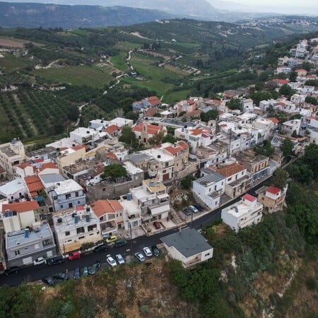 Καθηγητής στο Μετσόβιο για Βούτες Ηρακλείου: «Το νερό είναι η αιτία της καθίζησης»