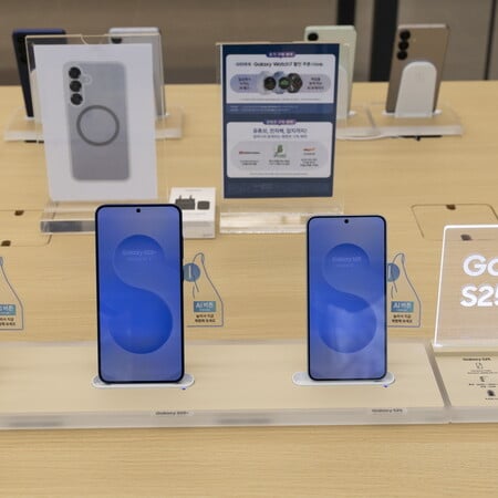 Η Samsung προειδοποιεί: Οι δασμοί Τραμπ πλήττουν τις πωλήσεις smartphone και τσιπ μνήμης