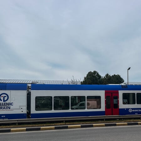 Τρένο της Hellenic Train ακινητοποιήθηκε επί μία ώρα στη γέφυρα Εκκάρας